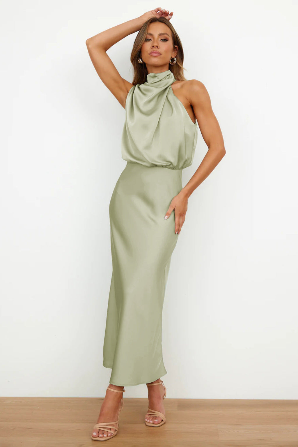 Carlina | Abito lungo in satin con collo all'americana