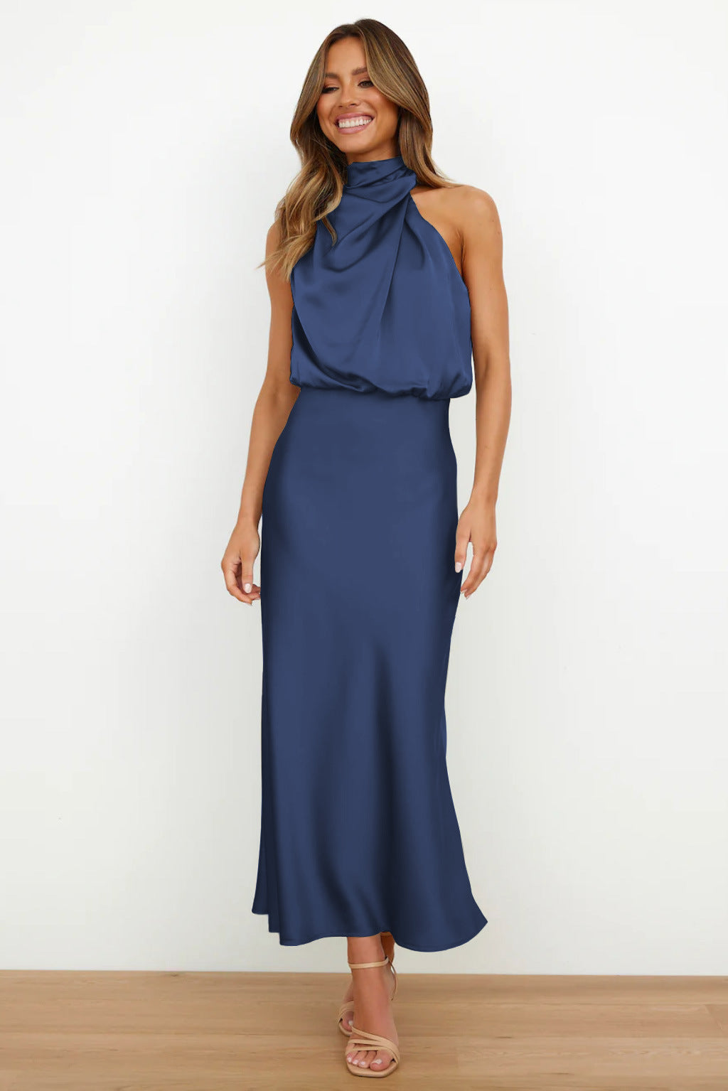 Carlina | Abito lungo in satin con collo all'americana