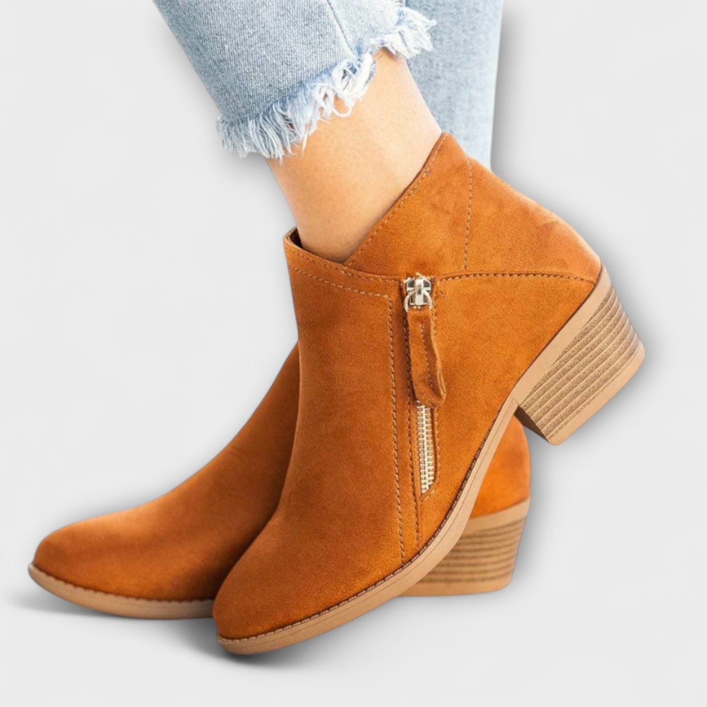 Larissa™ - Botas Camurça com salto largo