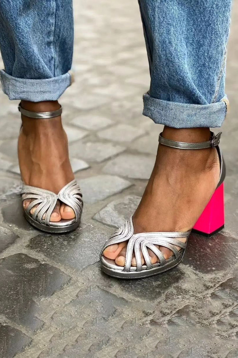 Naelle™ | Sandali lucidi con tacco grosso ed elegante fibbia