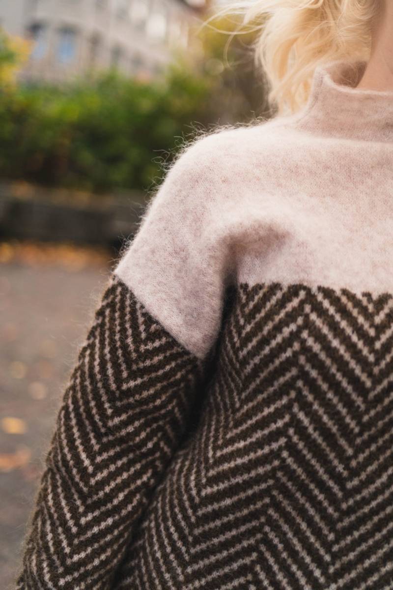 Gia™ - Luxury Cashmere Turtleneck Sweater