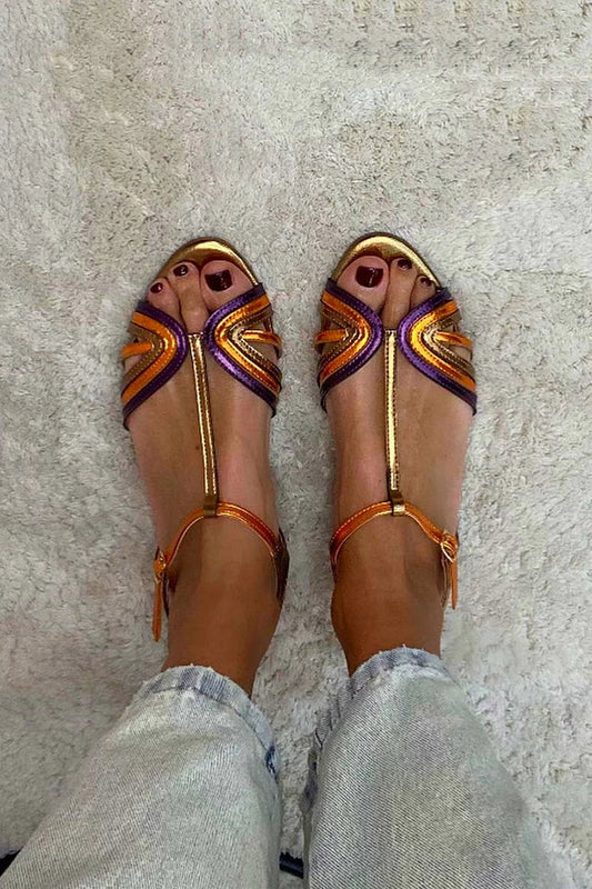 NERINA | Sandali bassi multifascia con dettagli metallici eleganti