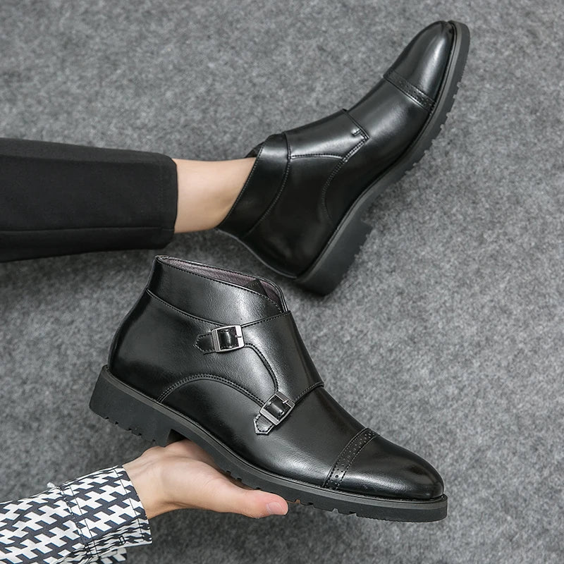 Parker™ | Botas de Dupla Fivela em Couro Sintético