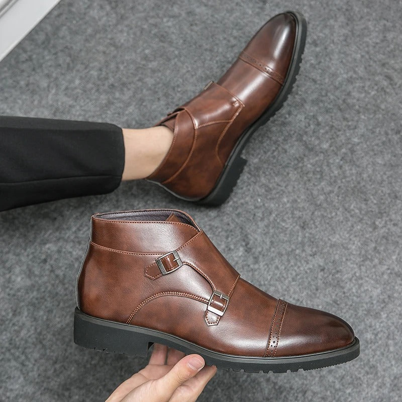 Parker™ | Botas de Dupla Fivela em Couro Sintético