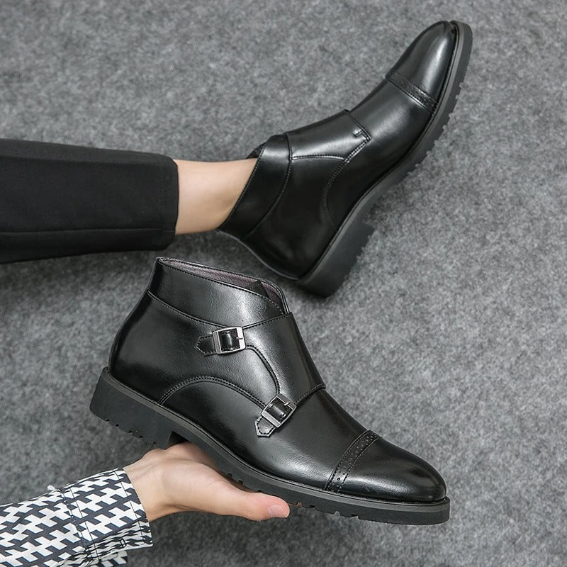 Parker™ | Botas de Dupla Fivela em Couro Sintético