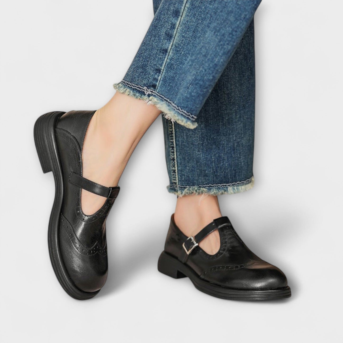 Sarolta – Mary Jane in Pelle