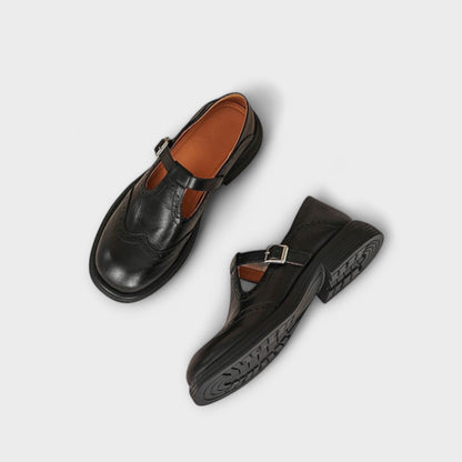 Sarolta – Mary Jane in Pelle